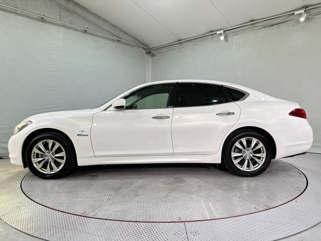 NISSAN FUGA HYBRID 2013