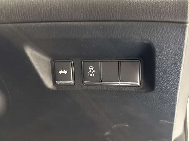 NISSAN FUGA HYBRID 2013