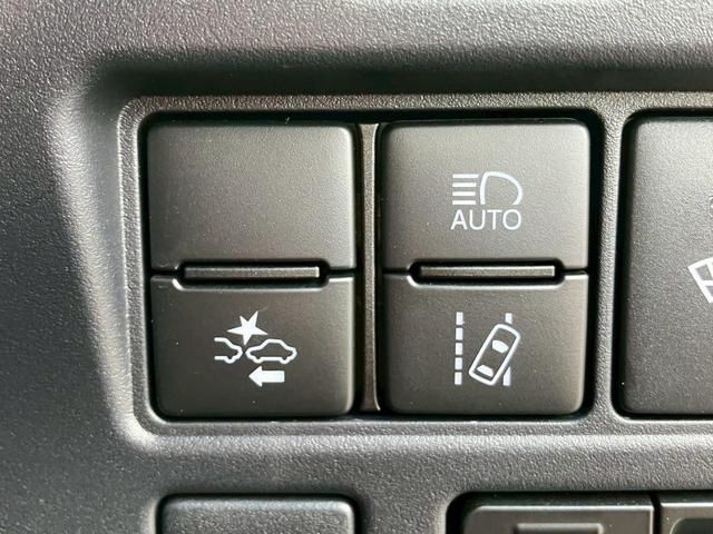 TOYOTA VOXY 4WD 2019