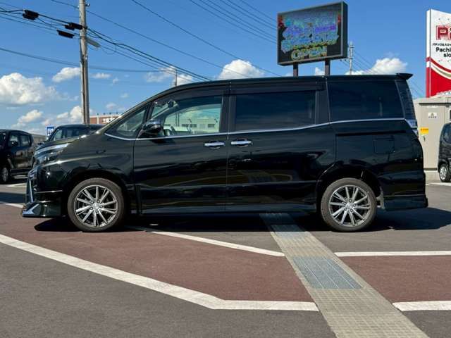 TOYOTA VOXY 4WD 2019