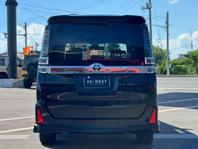 TOYOTA VOXY 4WD 2019