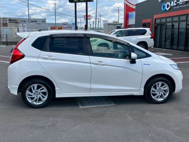 HONDA FIT HYBRID 2016