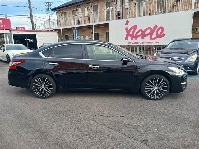 NISSAN TEANA 2015
