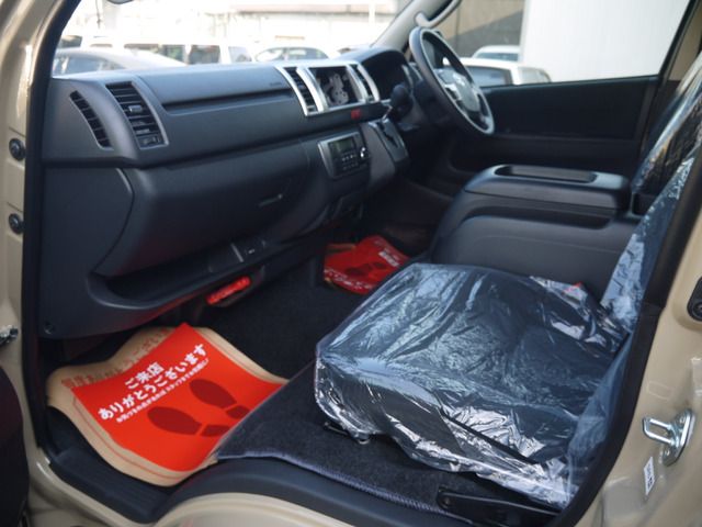 TOYOTA HIACE van 2WD 2025