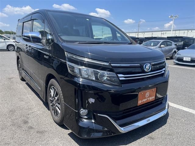 TOYOTA VOXY HYBRID 2015