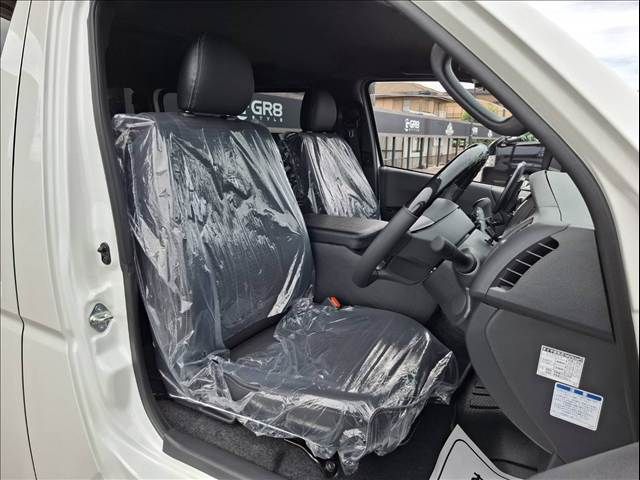 TOYOTA HIACE van 4WD 2025