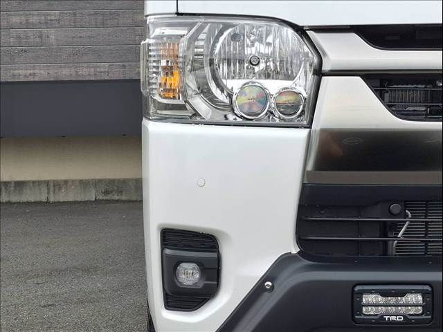 TOYOTA HIACE van 4WD 2025