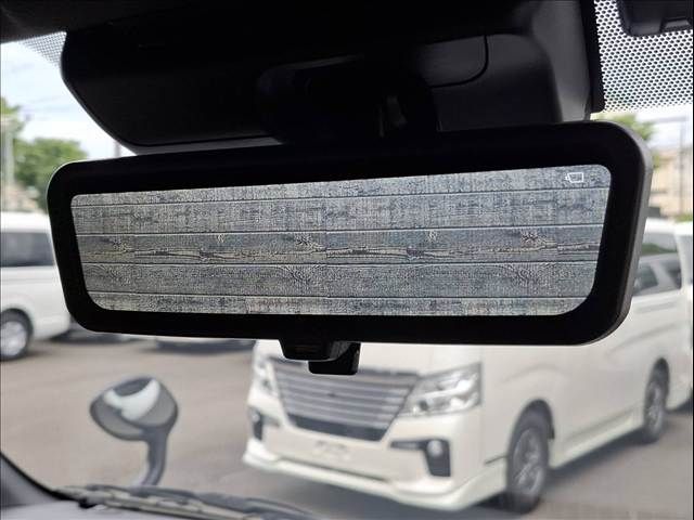 TOYOTA HIACE van 4WD 2025