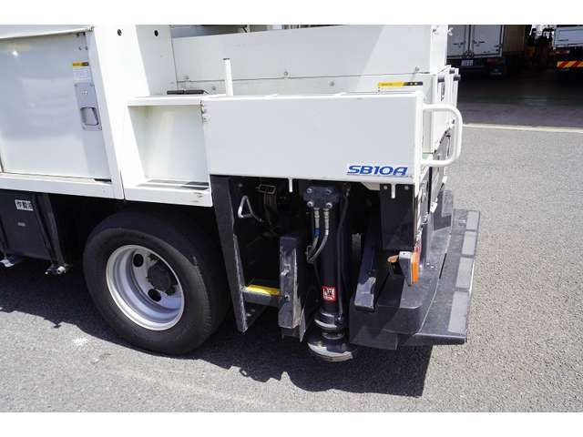 MITSUBISHI CANTER 2018