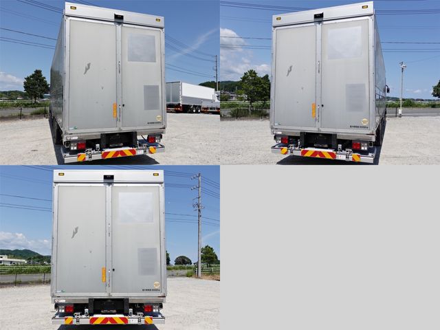 MITSUBISHI FUSOU SUPER GREAT 2014