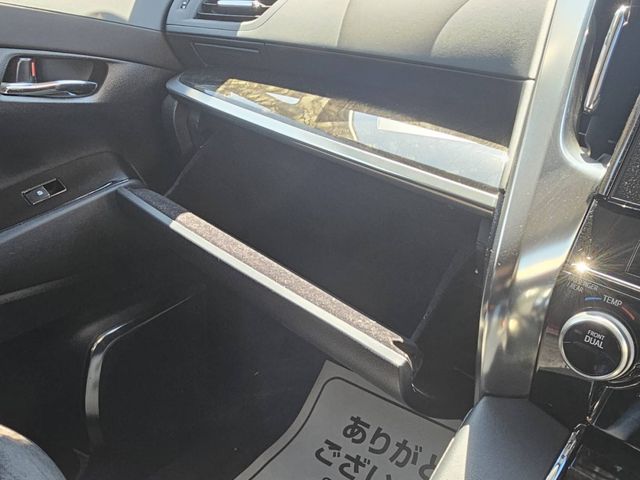 TOYOTA VELLFIRE 2016