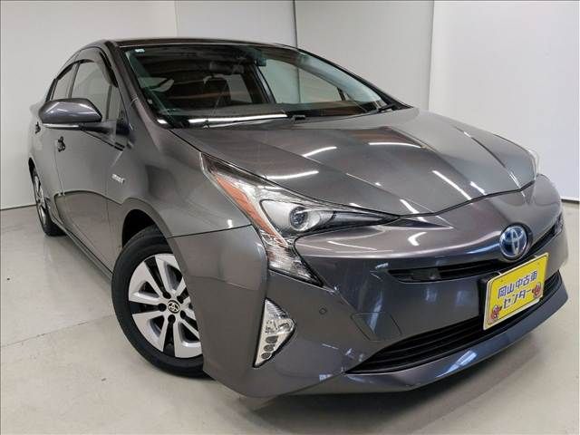 TOYOTA PRIUS 2016
