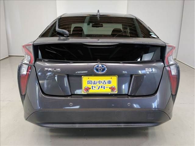 TOYOTA PRIUS 2016