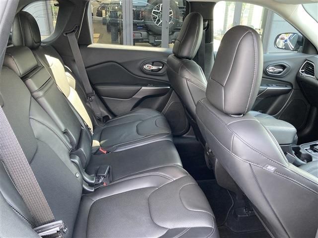 JEEP JEEP CHEROKEE 2019