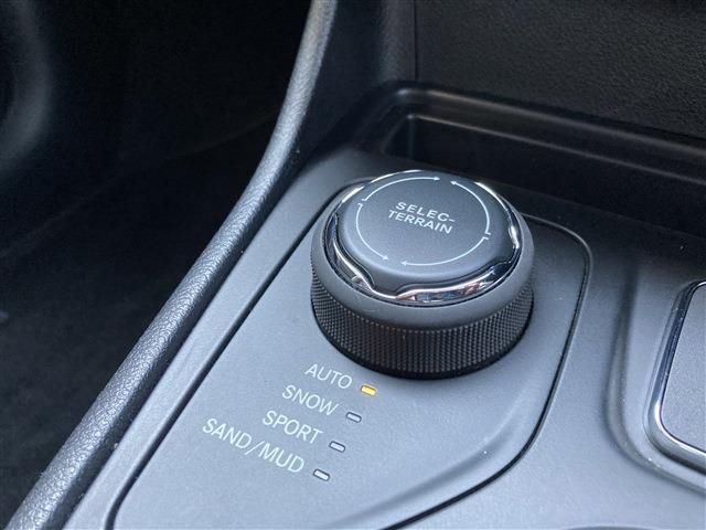 JEEP JEEP CHEROKEE 2019