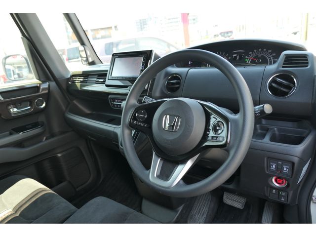 HONDA N BOX CUSTOM 2018