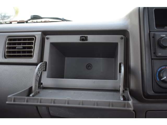 MAZDA TITAN DUSH 2007