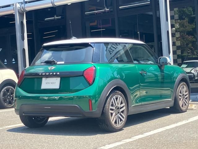 BMW MINI COOPER 2024