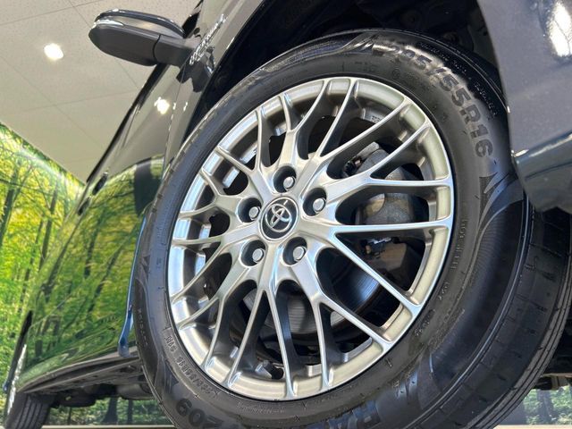 TOYOTA VOXY HYBRID 2017