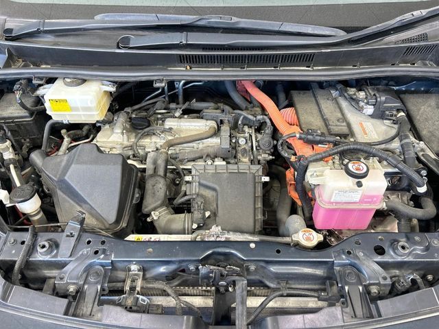 TOYOTA VOXY HYBRID 2017