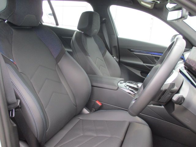 BMW BMW 5series TOURING 2024