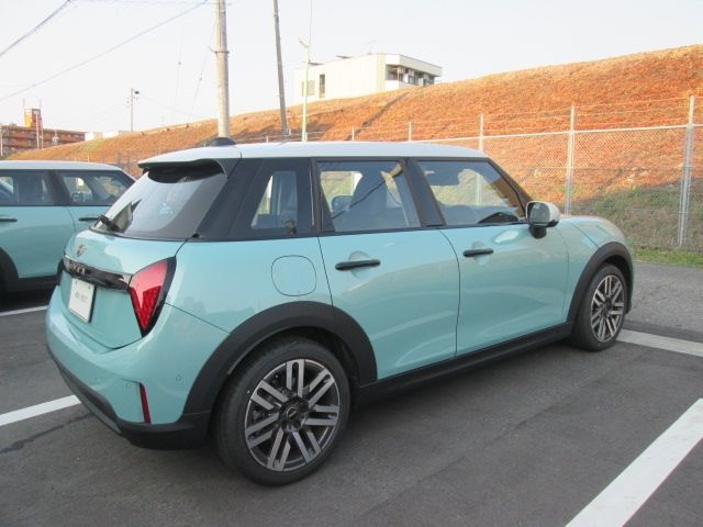 BMW MINI COOPER 5DOOR 2025