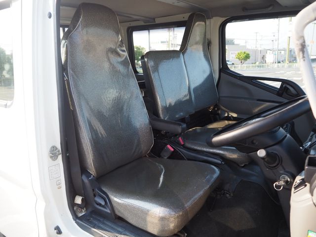 MITSUBISHI CANTER 2016