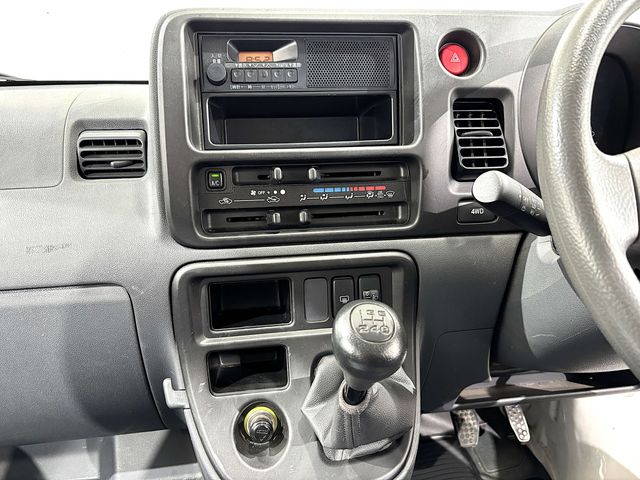 DAIHATSU HIJET CARGO 4WD 2014