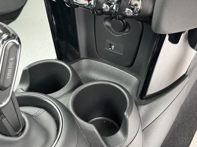 BMW MINI COOPER 2022