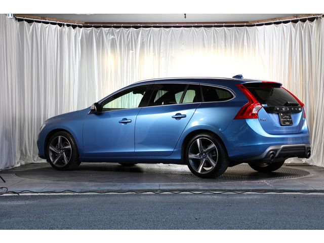 VOLVO VOLVO V60 2015