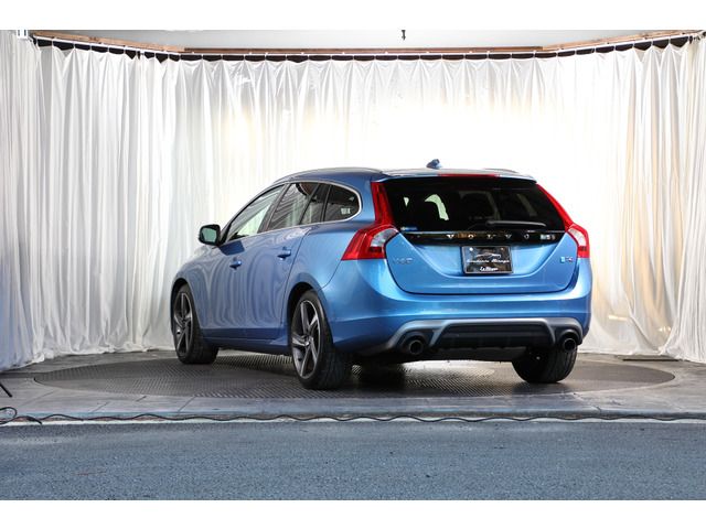 VOLVO VOLVO V60 2015