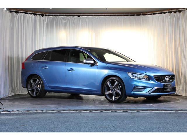 VOLVO VOLVO V60 2015