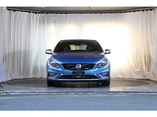 VOLVO VOLVO V60 2015