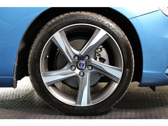 VOLVO VOLVO V60 2015