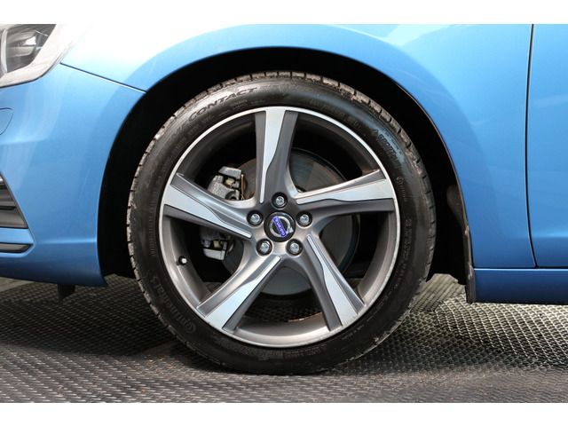 VOLVO VOLVO V60 2015