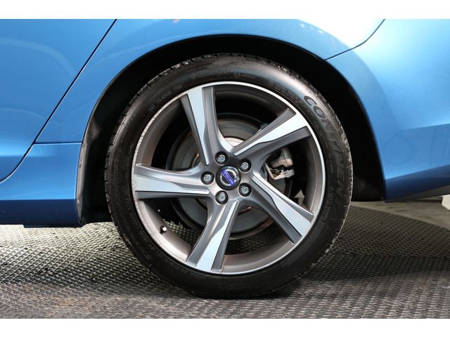 VOLVO VOLVO V60 2015