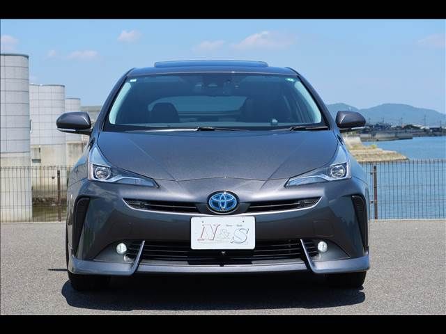 TOYOTA PRIUS 2019