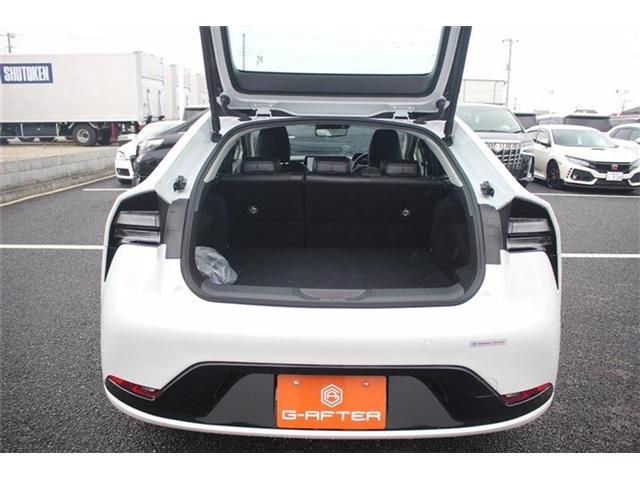 TOYOTA PRIUS PHV 2023