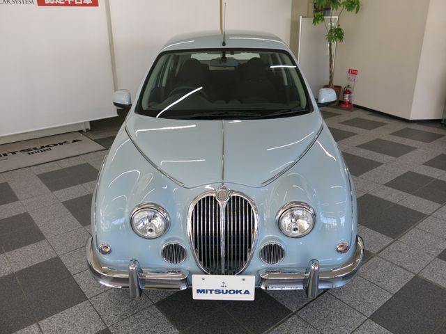 MITSUOKA VIEWT 2020