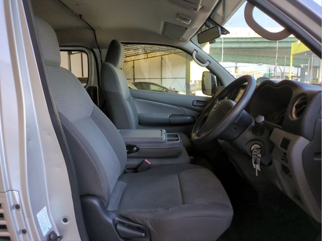 NISSAN NV350 CARAVAN 2019