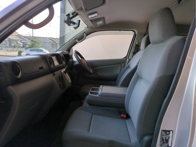 NISSAN NV350 CARAVAN 2019