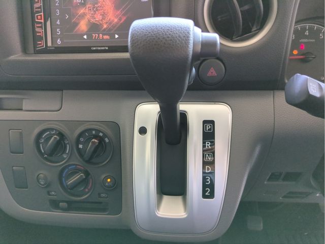 NISSAN NV350 CARAVAN 2019