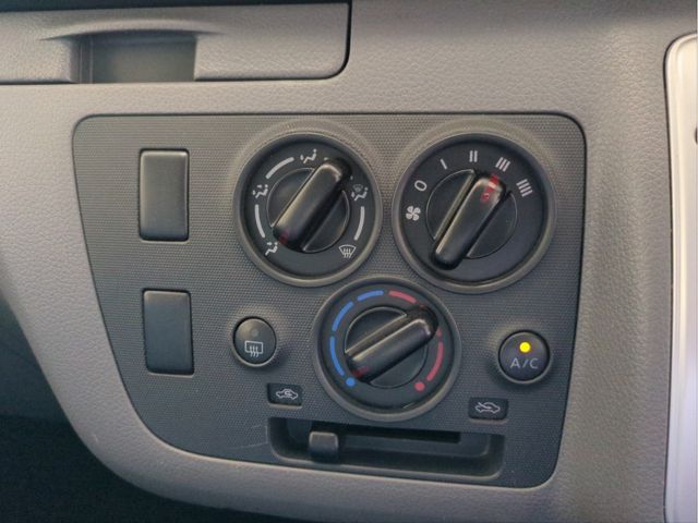 NISSAN NV350 CARAVAN 2019