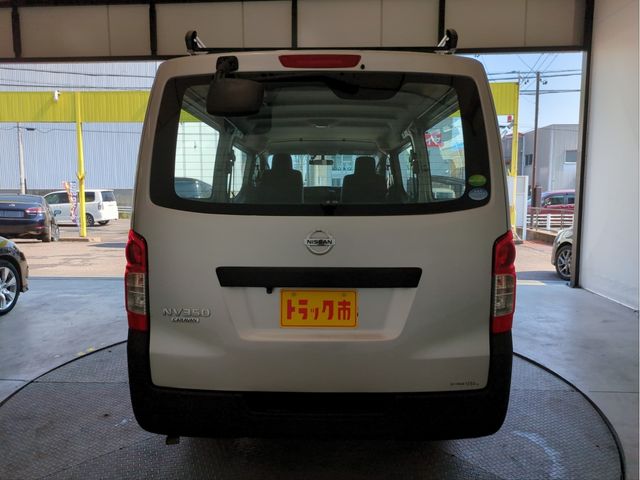 NISSAN NV350 CARAVAN 2019