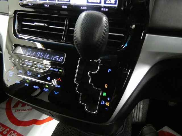 TOYOTA ESTIMA  4WD 2018