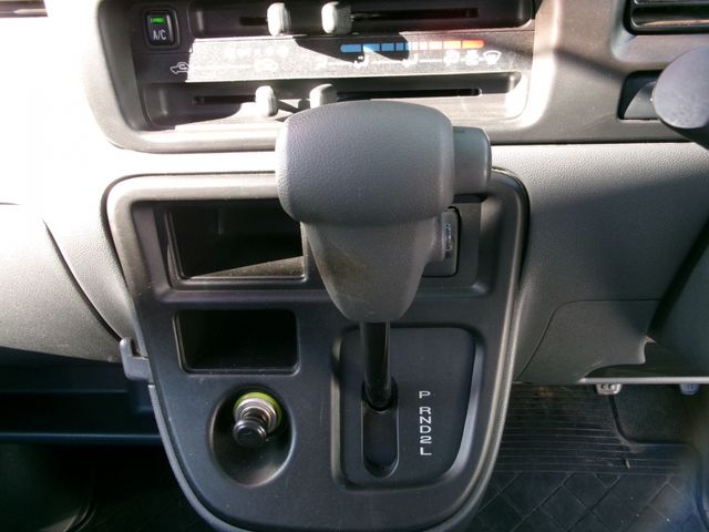 DAIHATSU HIJET CARGO 4WD 2016