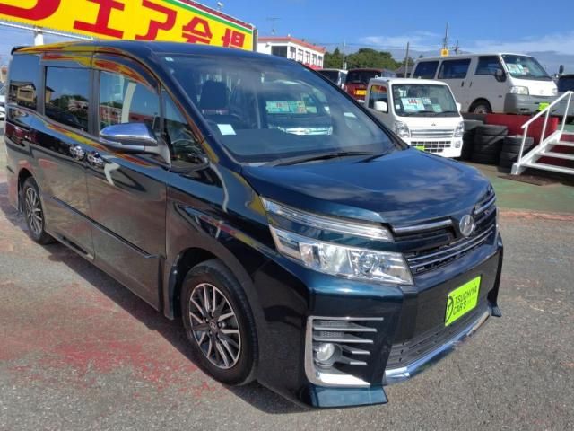 TOYOTA VOXY 2015