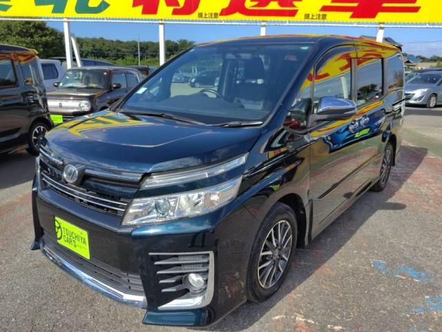 TOYOTA VOXY 2015
