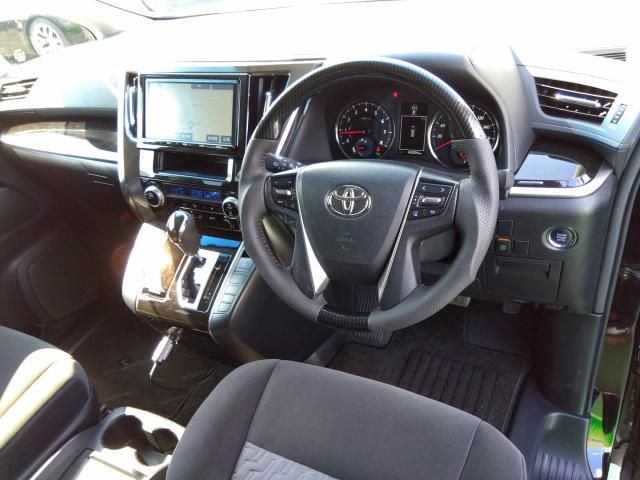 TOYOTA VELLFIRE 2017