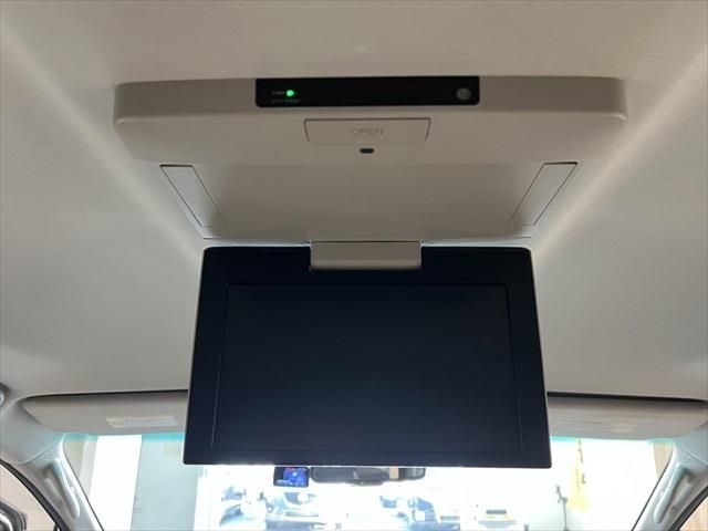 TOYOTA VELLFIRE  HYBRID 4WD 2013